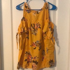 Old Navy Cold Shoulder Top XL